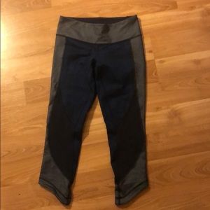 Lululemon size 4 cropped leggings